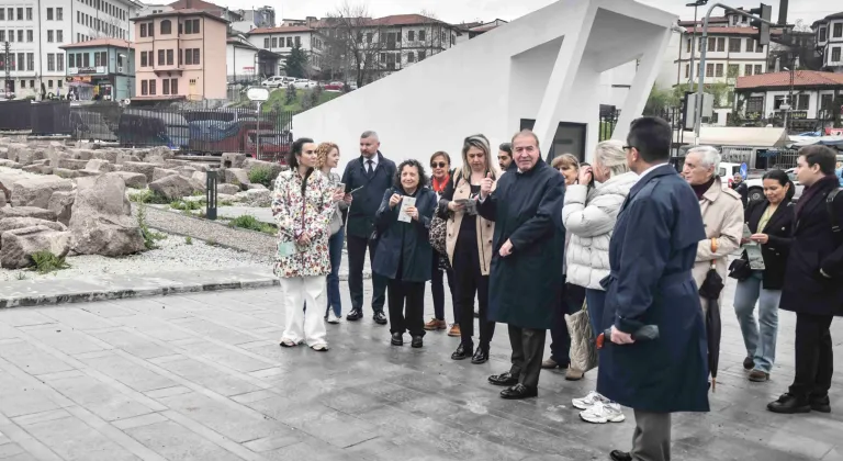 ABB'den Diplomatlara Ankara Turu: Başkentin Tarihi Güzellikleri Keşfedildi!