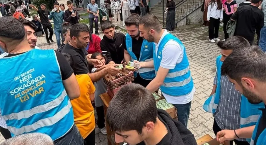 AK Parti'den LGS Öğrencilerine Moral Desteği: Sınav Öncesi Sürpriz!