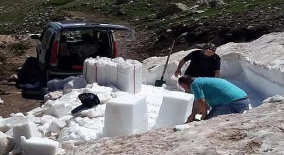 Antalya'da Kar Pekmez Şöleni: Akdağ'ın Karı Sofraları Serinletiyor!