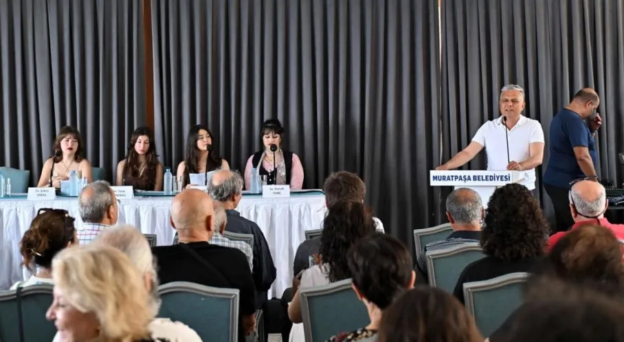 Antalya'da Şiir Rüzgarı! Muratpaşa'da Sanatla Direniş Başladı