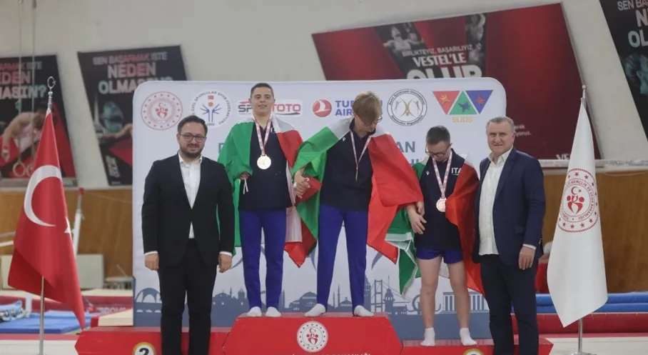 Bakan Bak'tan Down Sendromlu Sporculara Büyük Övgü: 'Bizim İçin Çok Kıymetlisiniz!'