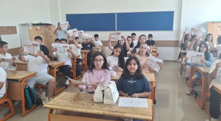 Beypazarı'nda Karne Sevinci: 10 Bin Öğrenci Yaz Tatiline Merhaba Dedi!