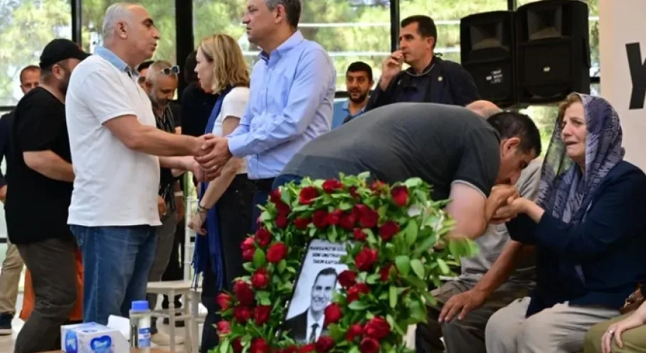 Manisa'da Taziye Ziyareti Akını: Başkan Zeyrek'e Veda