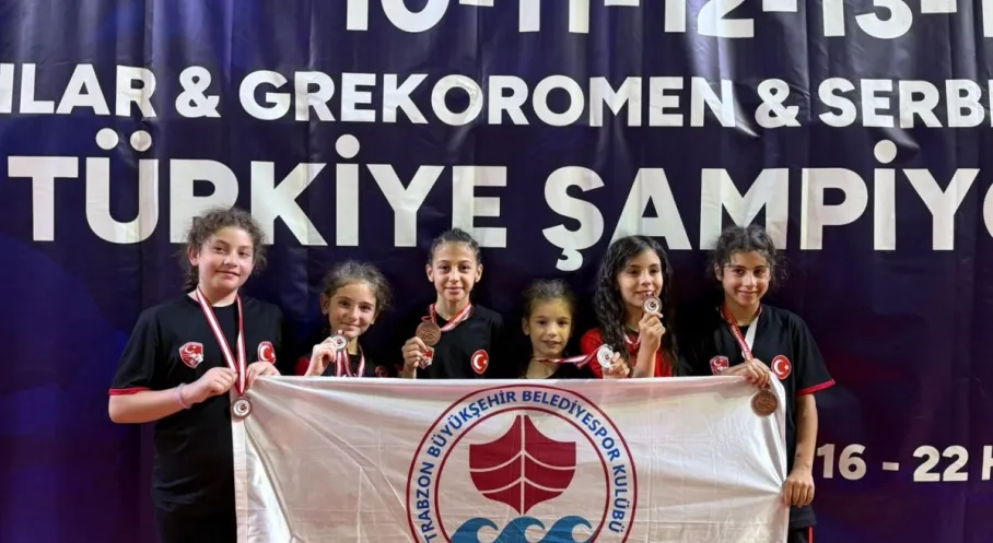 Trabzon'dan Güreş Zaferi! Büyükşehir Sporcuları Türkiye Şampiyonası'nda Madalyalara Ambargo Koydu
