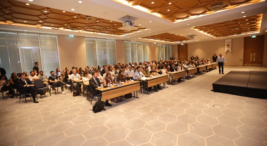 Enerjisa İzmir'de Sürdürülebilir Enerji Zirvesiyle İş Dünyasıyla Buluştu!