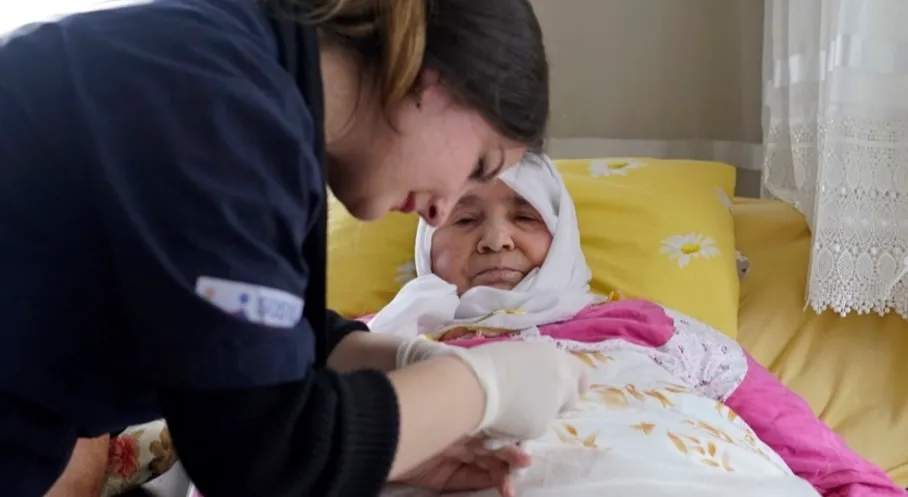 Evde Bakım Yardımı Müjdesi: 5,4 Milyar TL Hesaplara Yatırılıyor!