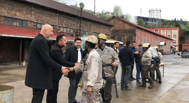 GMİS Yönetimi Madencilerle Ramazan Bayramı Kutladı