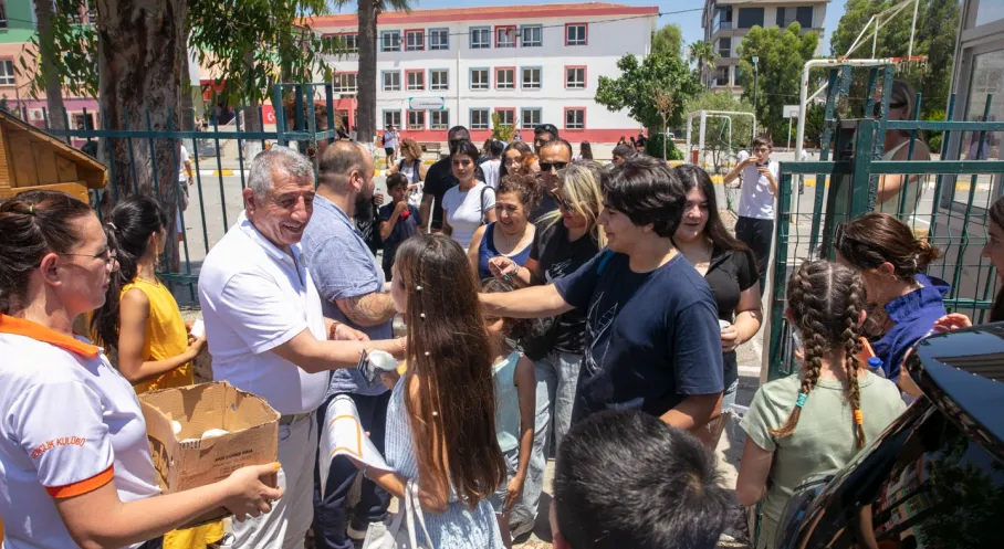 Güzelbahçe'de Karne Şenliğine Milli Eğitim Engeli! Dondurma Dağıtımı Yasaklandı Mı?