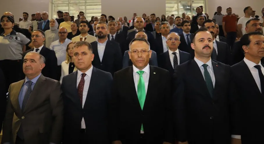 Iğdır Üniversitesi Mezuniyet Töreni'nde KAÜ Rektörü ve Başkonsolos Aliyev Sürprizi!