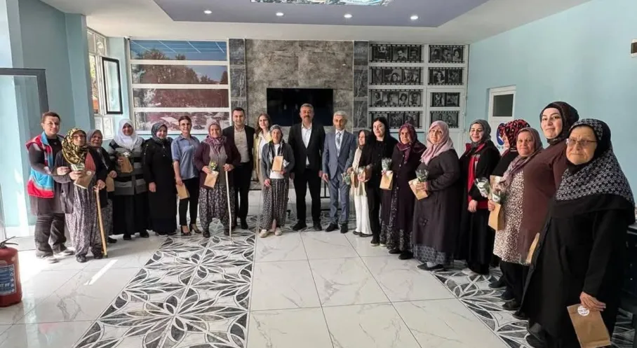 Isparta'da Şehit Annelerine Anlamlı Anneler Günü Kahvaltısı!