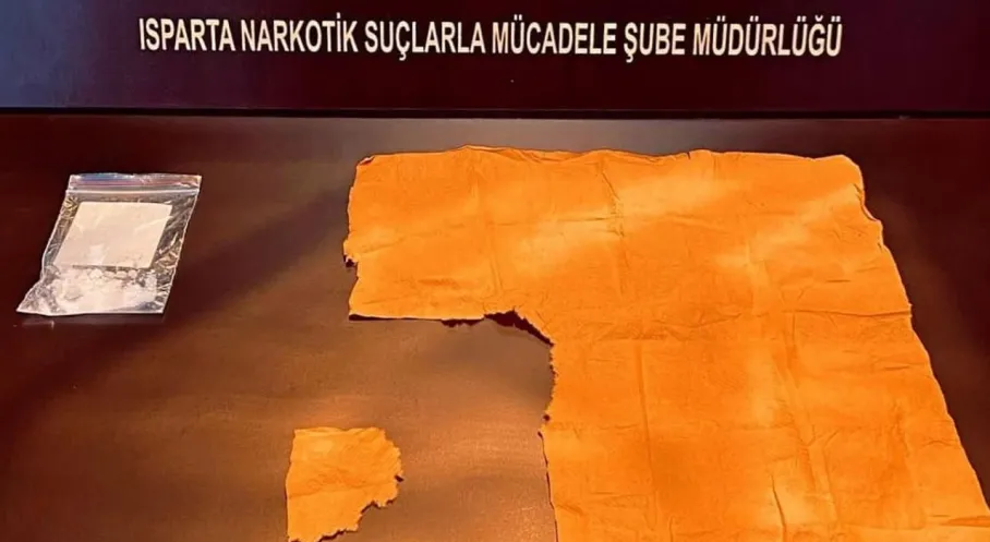 Isparta'da Uyuşturucu Operasyonu: 2 Şüpheli Yakalandı! Bonzai ve Metamfetamin Ele Geçirildi