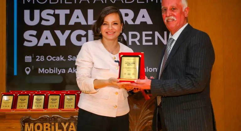 İzmir Karabağlar'da Mobilya Ustalarına Saygı Töreni Gerçekleşti
