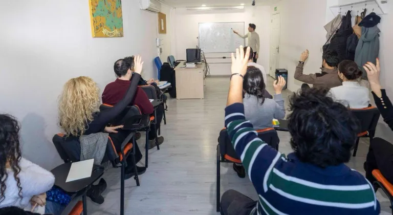 İzmir'de Akdeniz Dilleri Merkezi: Kültürlerarası Köprü