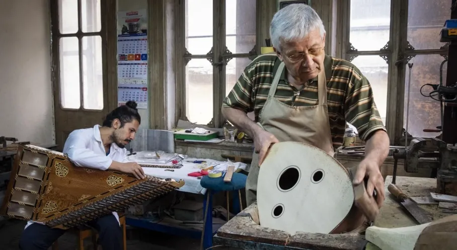 İzmir'de Tarihi Yapılar Yeniden Canlanıyor! Yerel Koruma Ödülleri Başvuruları Açıldı