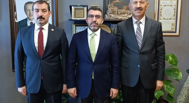 Kars Milletvekili Çalkın, Kaymakam Akköz ve Belediye Başkanı Elma'yı Ziyaret Etti