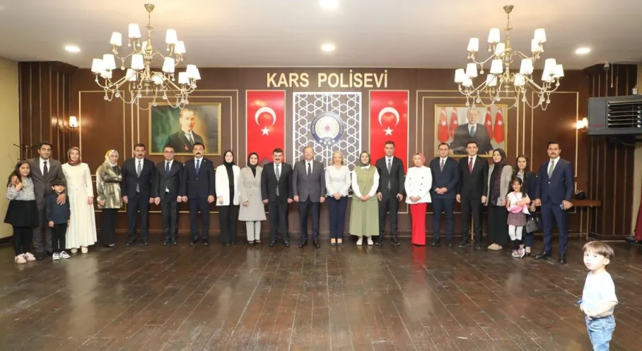 Kars Valisi Ziya Polat'tan Duygusal Veda: Mülki İdare Amirleriyle Vedalaştı!