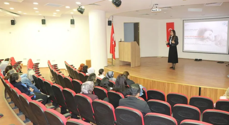 Kars'ta Ebeler Normal Doğum Eğitiminde: Sezaryen Oranları Düşecek mi?
