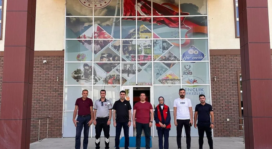 Kars'ta Mehmet Başköylü'den Kağızman Şehit Ferhat Çiftçi Gençlik Merkezi'ne Sürpriz Ziyaret!