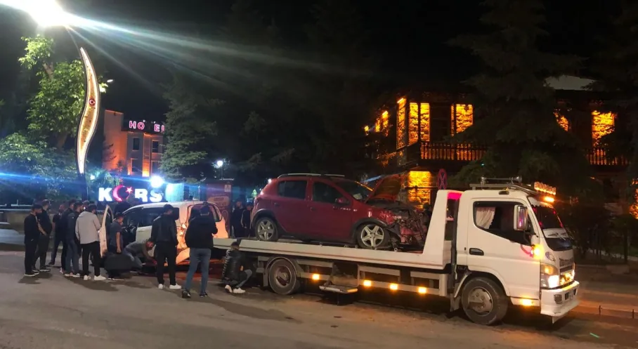 Kars'ta Tehlikeli Kavşak Alarm Veriyor: Vatandaşlar İsyan Etti!