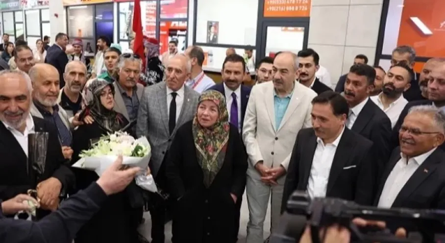 Kayseri'de Gurbetçi Akını! Memleket Hasreti Duygu Dolu Anlara Sahne Oldu