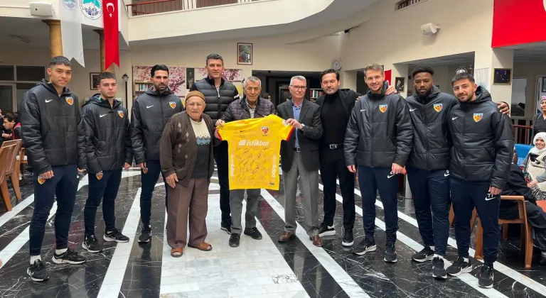 Kayserispor'un Huzur Dolu Huzurevi Ziyareti