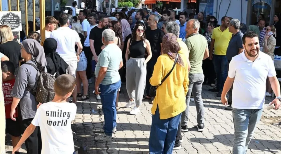 Kemer Belediyesi'nden LGS Öğrencilerine Sürpriz Destek: Sınav Öncesi Su ve Şeker İkramı!