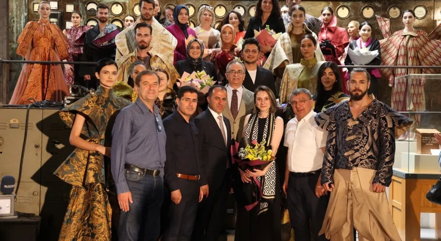 Kocaeli Moda Akademisi'nden Yıl Sonu Defilesiyle Büyüleyici Kutlama!