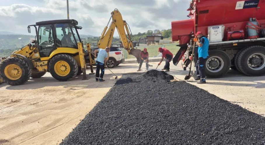 Kocaeli'de Yollar 7/24 Güvende: Büyükşehir'den Kesintisiz Bakım ve Onarım!