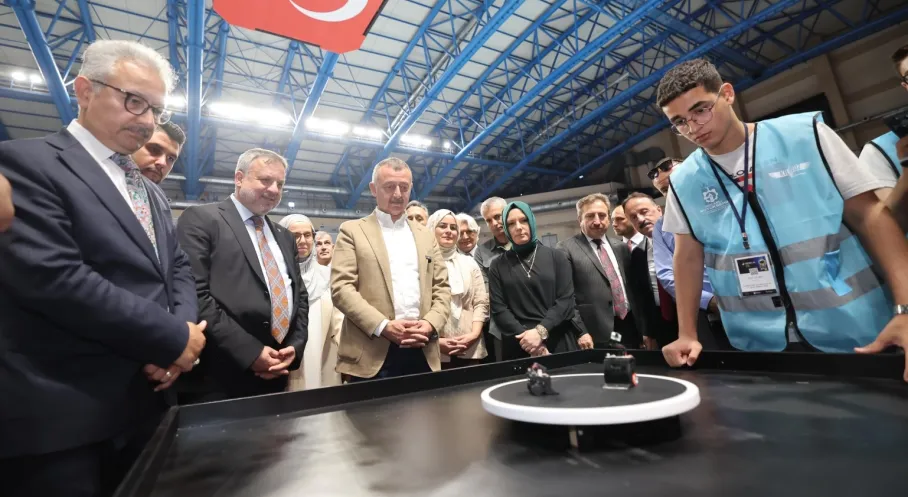 KODELİG'25: Robotik ve Kodlama Şöleni! Gençler Geleceğe Yön Veriyor
