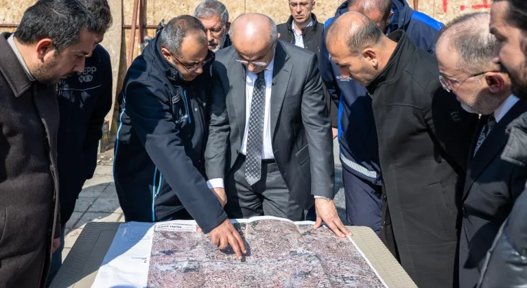 Malatya Büyükşehir Belediyesi Yağmur ve Yer Altı Sularını Sulama İçin Deşarj Hattı Çalışmalarını İnceledi