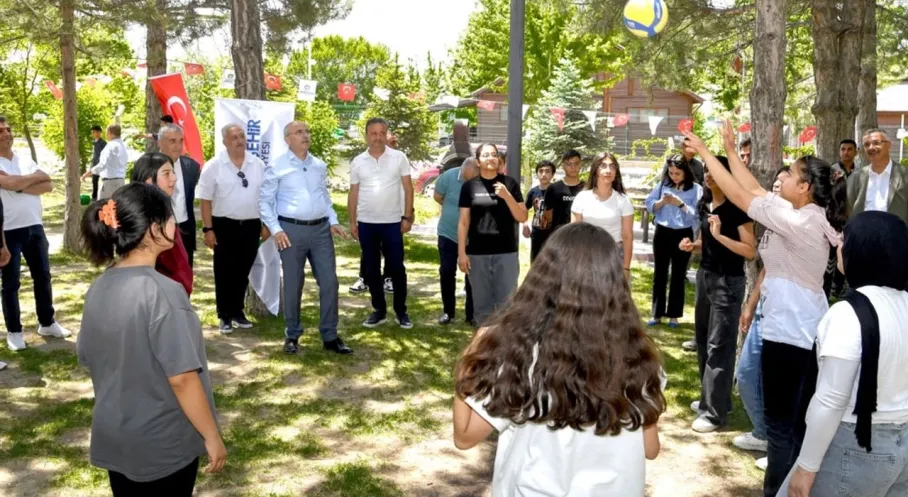 Malatya'da LGS Heyecanı Öncesi Moral Deposu: Başkan Er Öğrencilerle Buluştu!