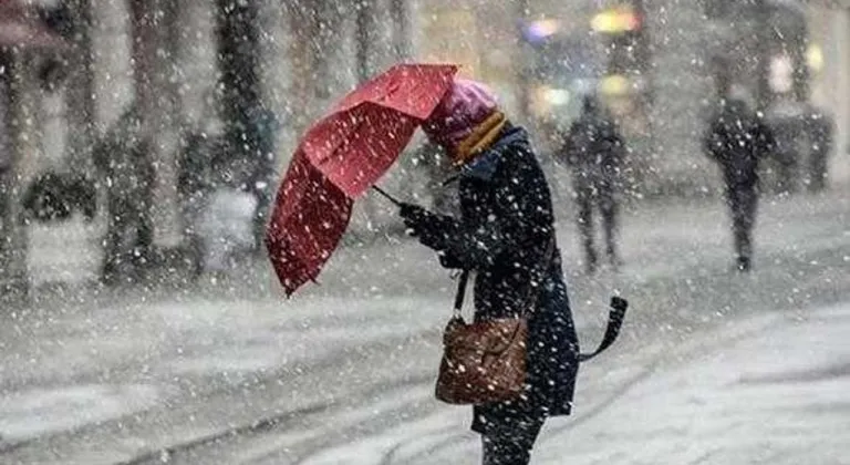 Meteorolojiden 25 İl İçin Sarı Kodlu Uyarı: Kar, Sağanak ve Fırtınaya Dikkat