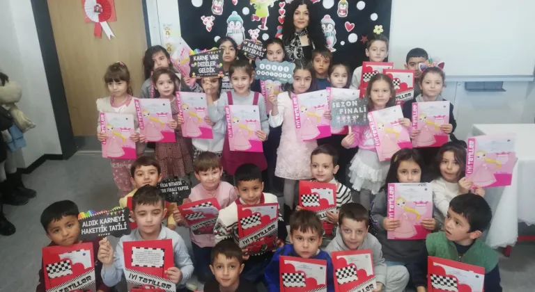 Mudanya'da İlkokul Birinci Sınıflar 'Gelişim Raporu' Heyecanını Yaşadılar