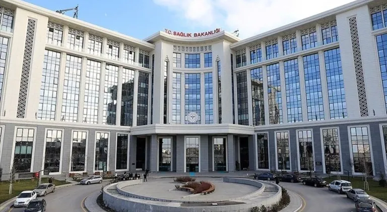 Sağlık Sistemine Güçlendirme: 36 Bin Yeni Sözleşmeli Personel ve Yeni Düzenlemeler