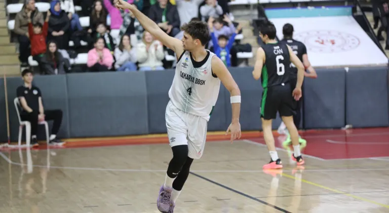 Sakarya Büyükşehir Basketbol, Bornova Belediyesi'ni Yenerek Play-Off Biletini Aldı!