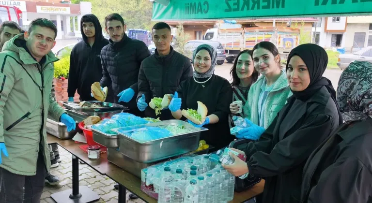 Şalpazarı MYO Öğrencileri Coşkulu Balık-Ekmek Şenliği Düzenledi