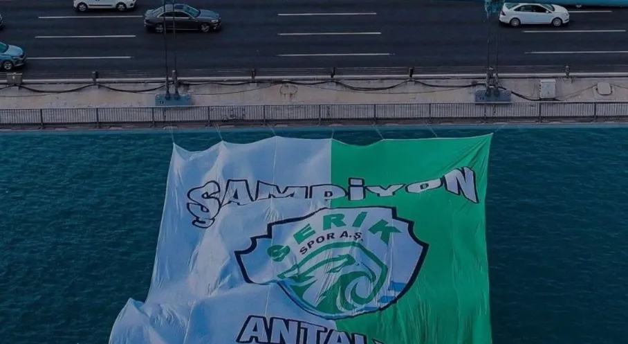 Serikspor'un Şampiyonluk Bayrağı İstanbul Boğazı'nda Dalgalandı! İşte Detaylar